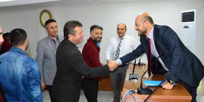 Başkan Özcan, Erkek Kuaförleri İle Bir Araya Geldi