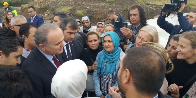 Okullarını İsteyen Veliler Bu Kez Bakan Özlü İle Görüştüler