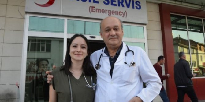 Baba-kız Doktor Aynı Hastanede Şifa Dağıtıyor