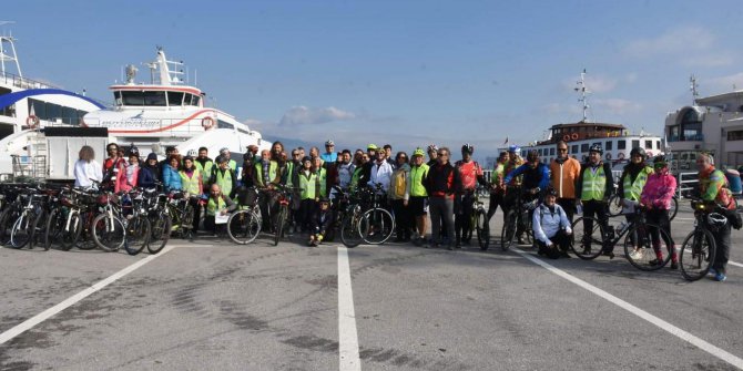 Engelliler Farkındalık Günü Bisiklet Korteji, Yoğun Katılımla İzmir’de Gerçekleştirildi