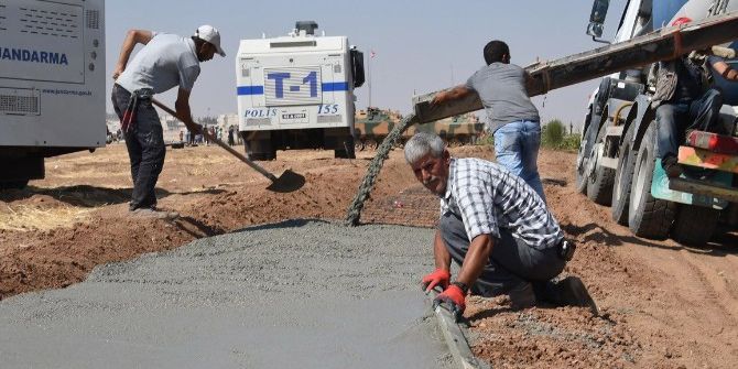 Suriye Sınırında Güvenlik Duvarı Çalışmaları Hızlandı