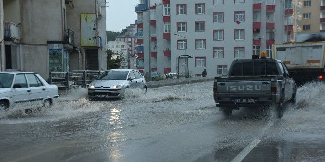 Sinop’ta Sağanak Yağış