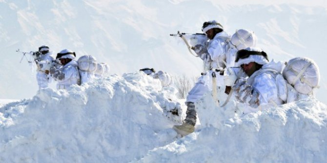 2 Terörist Hava Destekli Operasyonla Etkisiz Hale Getirildi