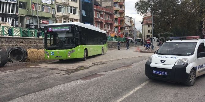 Otobüs İçerisinde Unutulan Çanta Paniğe Neden Oldu