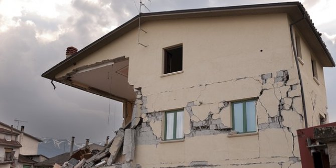 “Deprem Bölgesinde Bankalara Olan Borçlar Ertelensin”