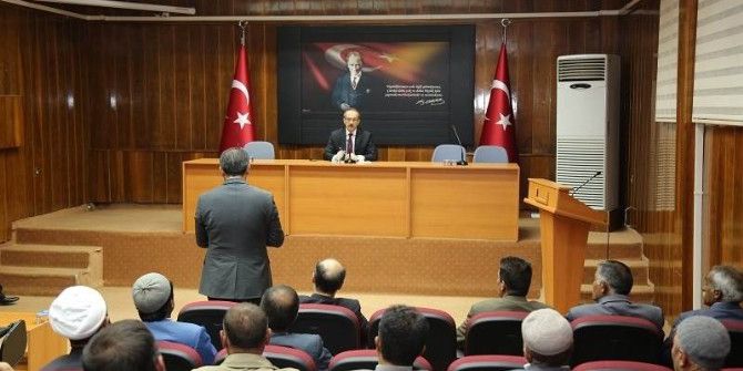 Vali Yavuz Muhtarlarla Bir Araya Geldi