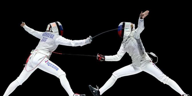 Hangisi eskrimde kullanılan kılıç türlerinden biri değildir?