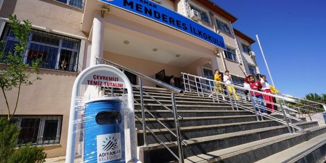 Adıyaman Belediyesi’nden Okullara Bank Ve Çöp Kovası