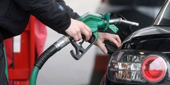 Benzinin litre fiyatına 16 kuruş zam