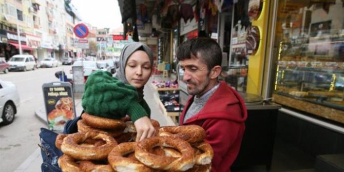 Simitçi 1 Günlük Gelirini Van’daki Depremzedelere Bağışladı