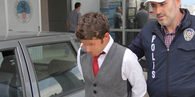 Yolcunun Cep Telefonunu Vermeyen Muavine Adli Kontrol