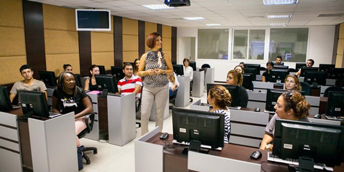 Azerbaycan'da koronavirüs nedeniyle okullar 7 gün tatil edildi