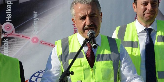 Bakan Arslan’dan Raylı Sistem İçin Sıkı Pazarlık