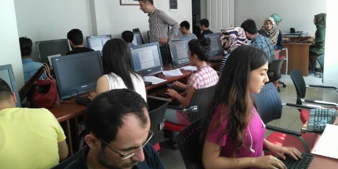 Gençler ‘F Klavye’ Kurslarına Büyük İlgi Gösteriyor