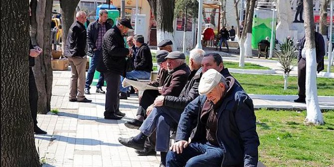 İçişleri Bakanlığı 65 yaş üstündekilerin evden çıkmalarını sınırlandırdı