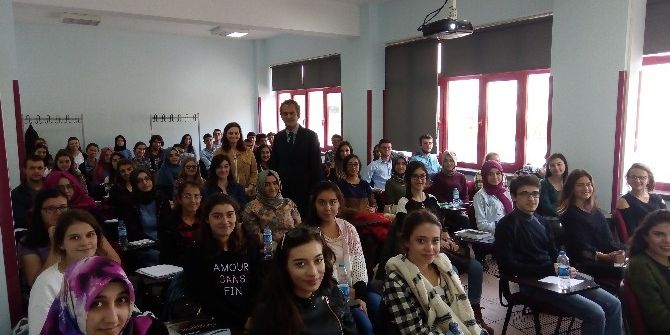 Özer Eczacılık Fakültesi Öğrencileriyle Bir Araya Geldi