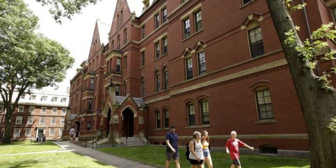Harvard Üniversitesi Rektörünün koronavirüs testi pozitif çıktı