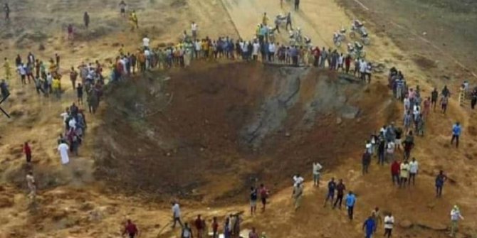 Meteor nereye düştü? 70 ev yıkıldı, 13 kişinin öldüğü iddia ediliyor?