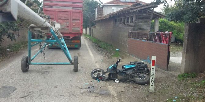 Elektrikli Bisiklet Kamyona Çarptı: 1 Yaralı