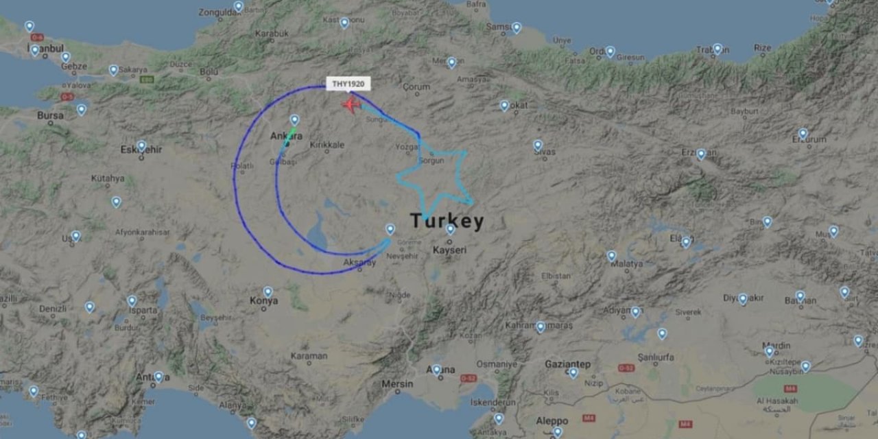 THY uçağı, 23 Nisan Ulusal Egemenlik ve Çocuk Bayramı nedeniyle ay-yıldız çizdi