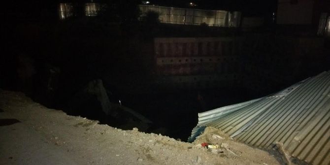 Başkent’te Patlayan Su Borusu İnşaat Şantiyesinin Çökmesine Neden Oldu