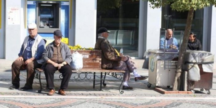 65 yaş üstü vatandaşların sokağa çıkma saatleri değişti