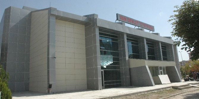 Van Devlet Tiyatrosu 5 Yıl Aradan Sonra Perdelerini Açıyor