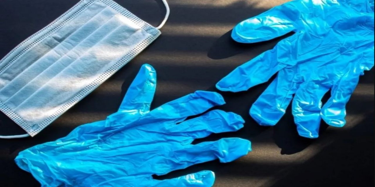 Maske ve eldiven atıklarının en az 72 saat, çift poşette bekletildikten sonra çöpe atın