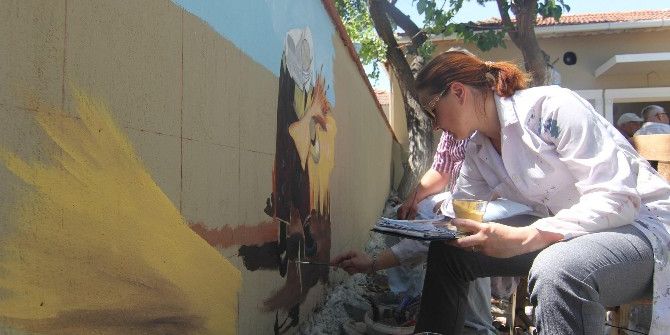 Menderes’te Duvarlara Sanatsal Dokunuş