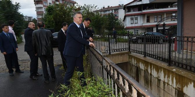 Dsi Genel Müdürü Murat Acu, Sel Felaketinin Yaşandığı Trabzon’un Beşikdüzü İlçesinde İncelemelerde Bulundu