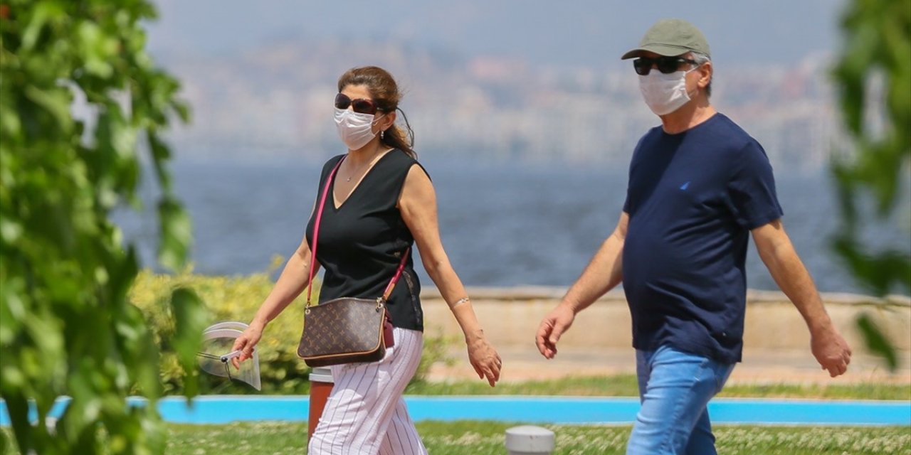İzmir ve 30 ilçede maske takma zorunluluğu getirildi