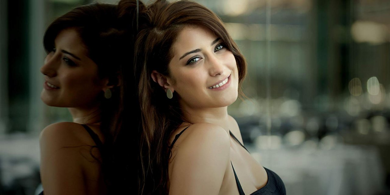 Hazal Kaya setlere geri dönüyor!