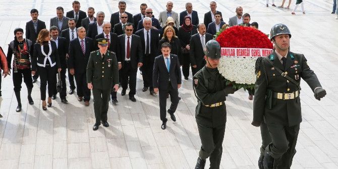 Ankaralılar Derneği, Anıtkabir’i Ziyaret Etti