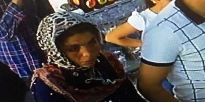 Kalabalığı Fırsat Bilen Kadın, Telefoncuyu Dolandırdı