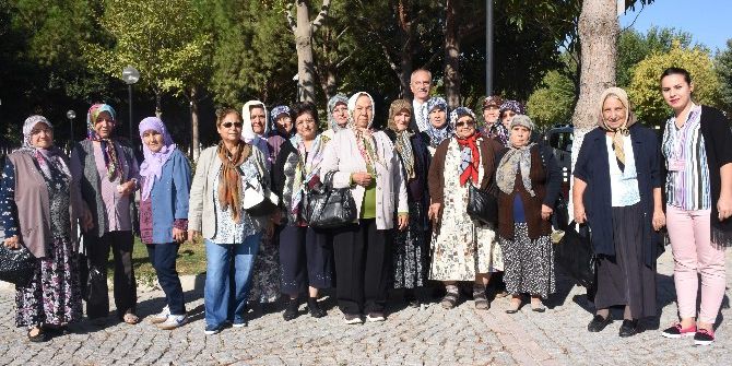 İncirliovalı Yaşlılar Tarihe Yolculuk Yapıyor