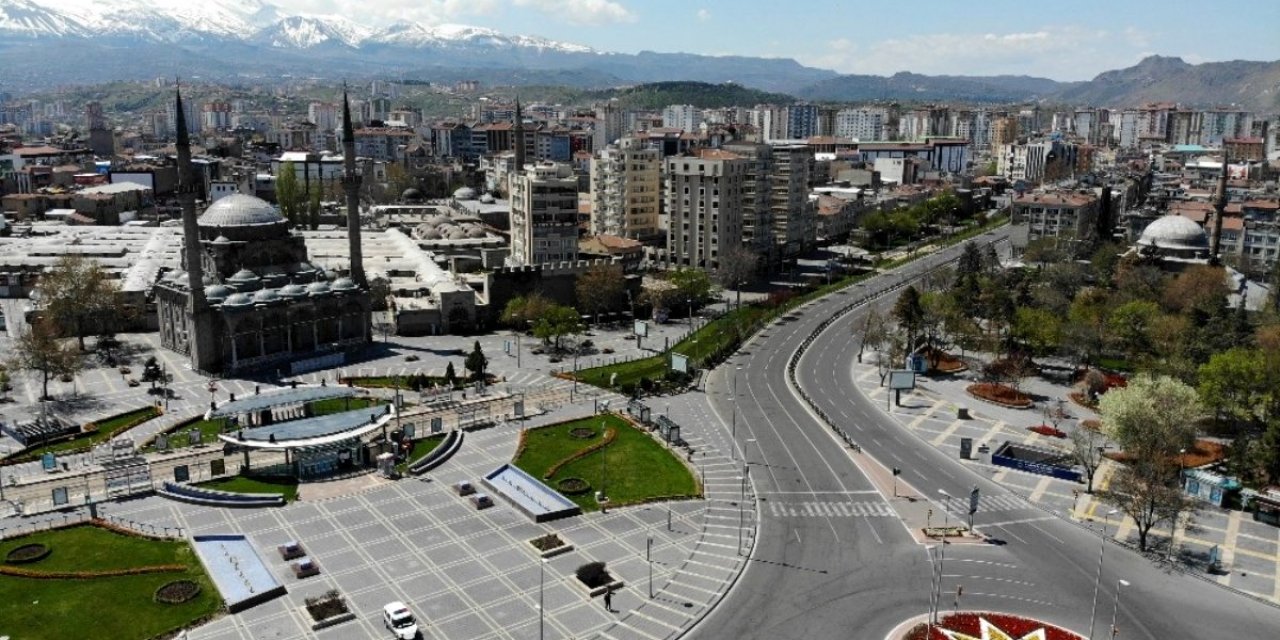 Kayseri Valisi'nden uyarı: Vakalar arttı, erteleyin
