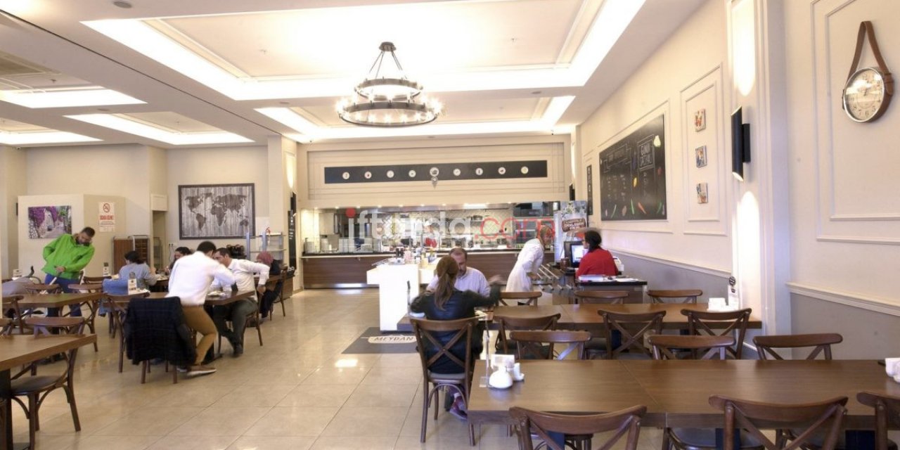 Lokanta, cafe, kıraaathane gibi işletmelerin kapanış saati 24.00'e uzatıldı