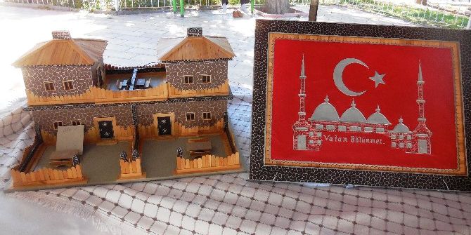 Dondurma Çubukları Sanata Dönüştü