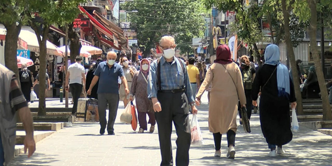 Maskesiz sokağa çıkmanın yasak olduğu il sayımız 45'e yükseldi