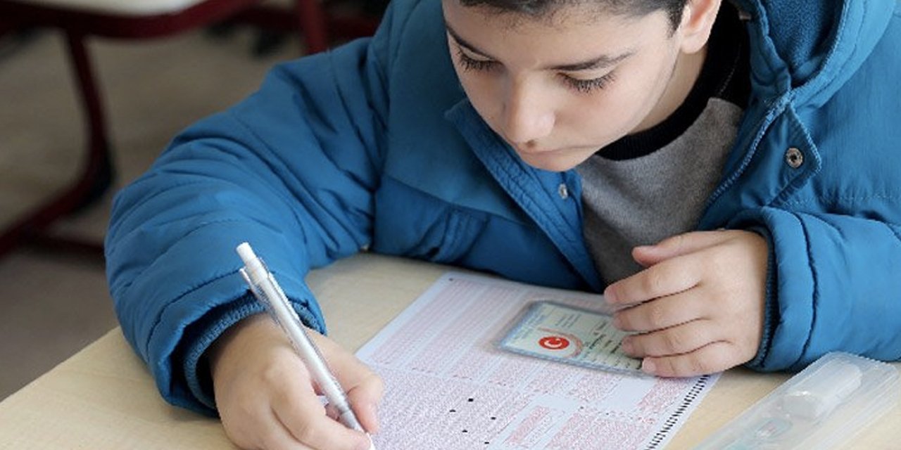 LGS sınavının soru kitapçığı ve cevap anahtarı yayınlandı