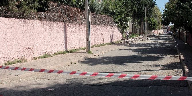 Lisenin İstinat Duvarı Yıkıldı