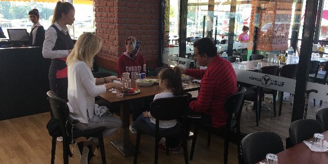 Ünlü Sanatçı Tatlıses Bursa’da Kızıyla Hasret Giderdi