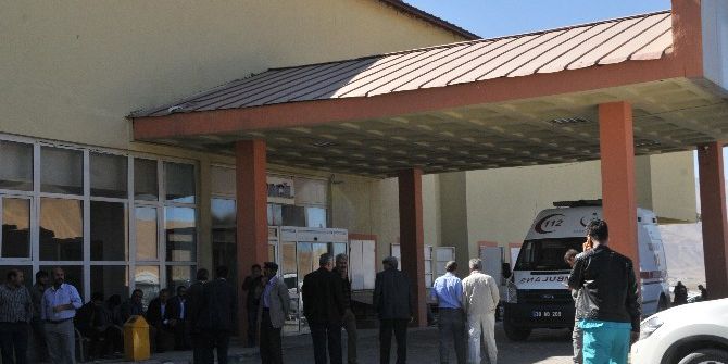 Şehit Korucuların Cenazeleri Hastaneye Getirildi