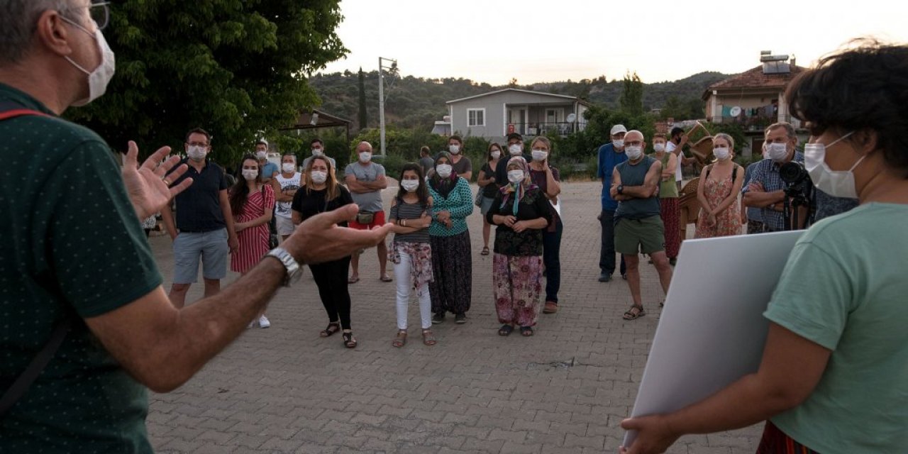 İzmir’de Halk, Jes’lere Karşı Ayaklandı