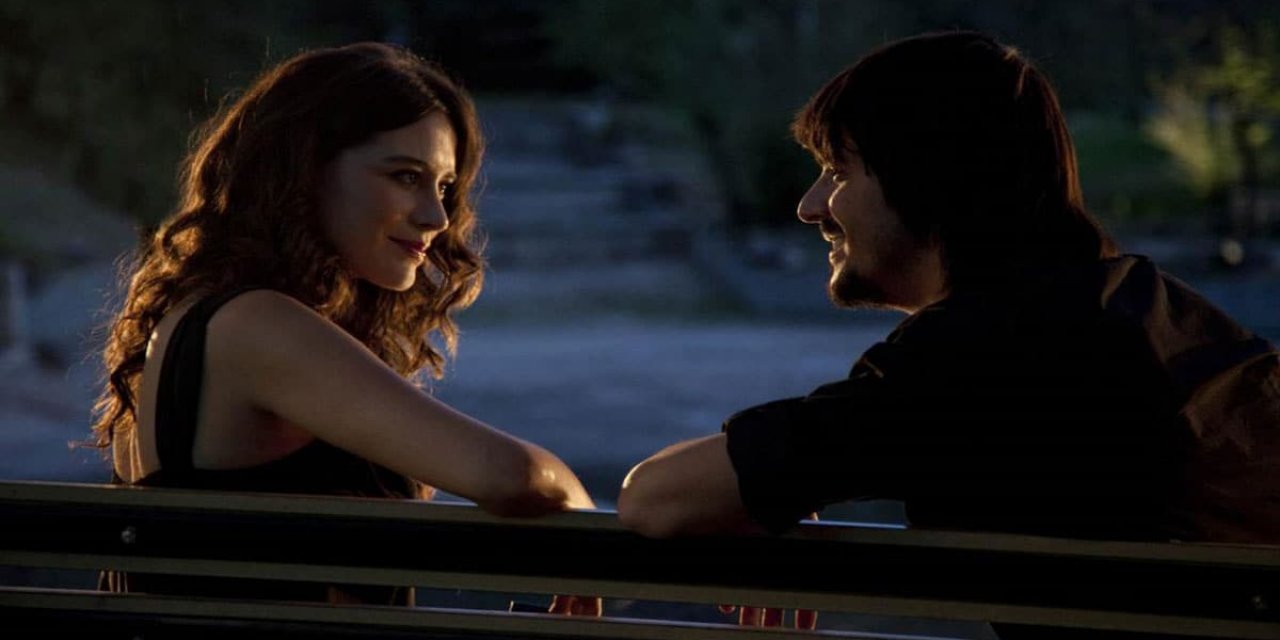 Aşk Tesadüfleri Sever oyuncuları kimler ve konusu nedir?