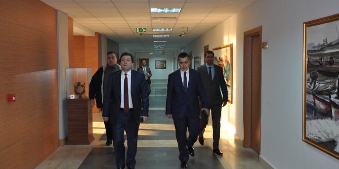 Vali Tavlı İl Özel İdaresini Ziyaret Etti