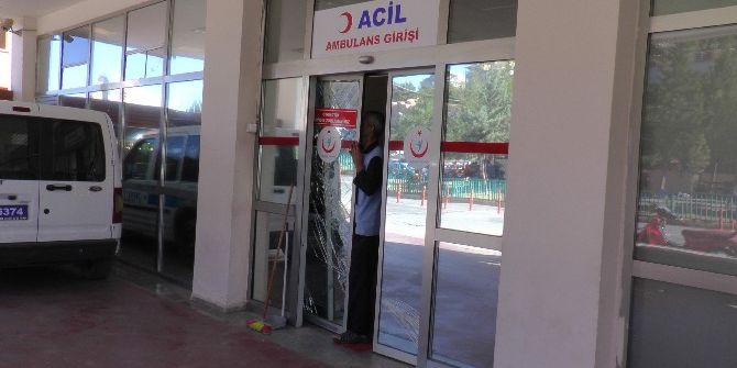 Hırsızlık Zanlısı Hastanenin Kapısını Kırdı