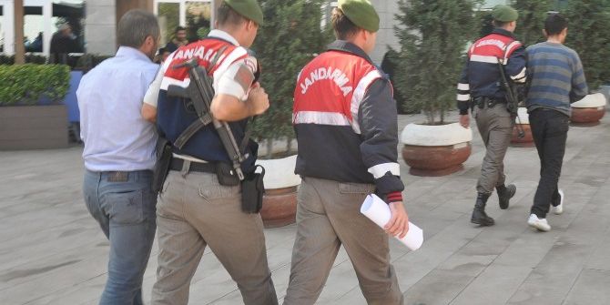 210 Kilo Armudu Yemek İçin Çalmışlar