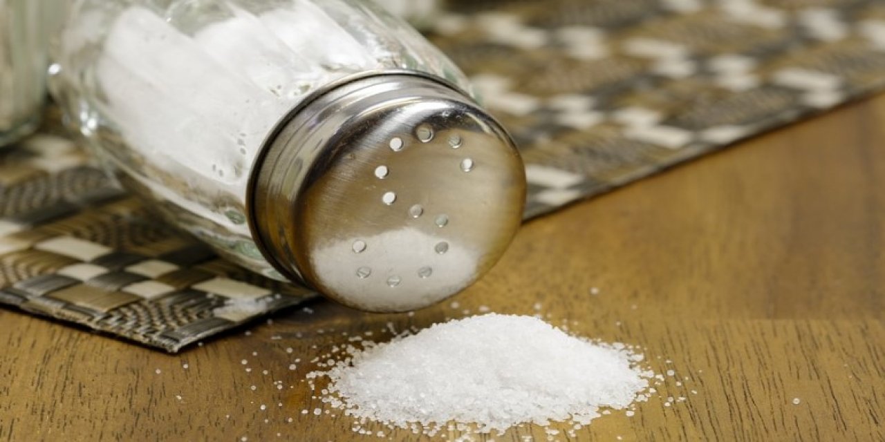 Fazla Tuz Tüketimi Hangi Sağlık Sorunlarına Yol Açıyor ?