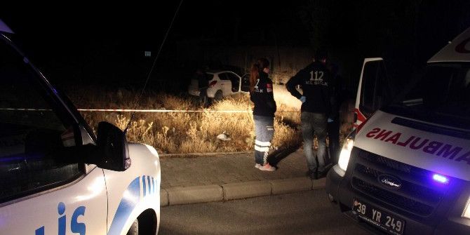 Kendini Bıçaklayan Adamı Domdom Kurşunu İle Öldürdü